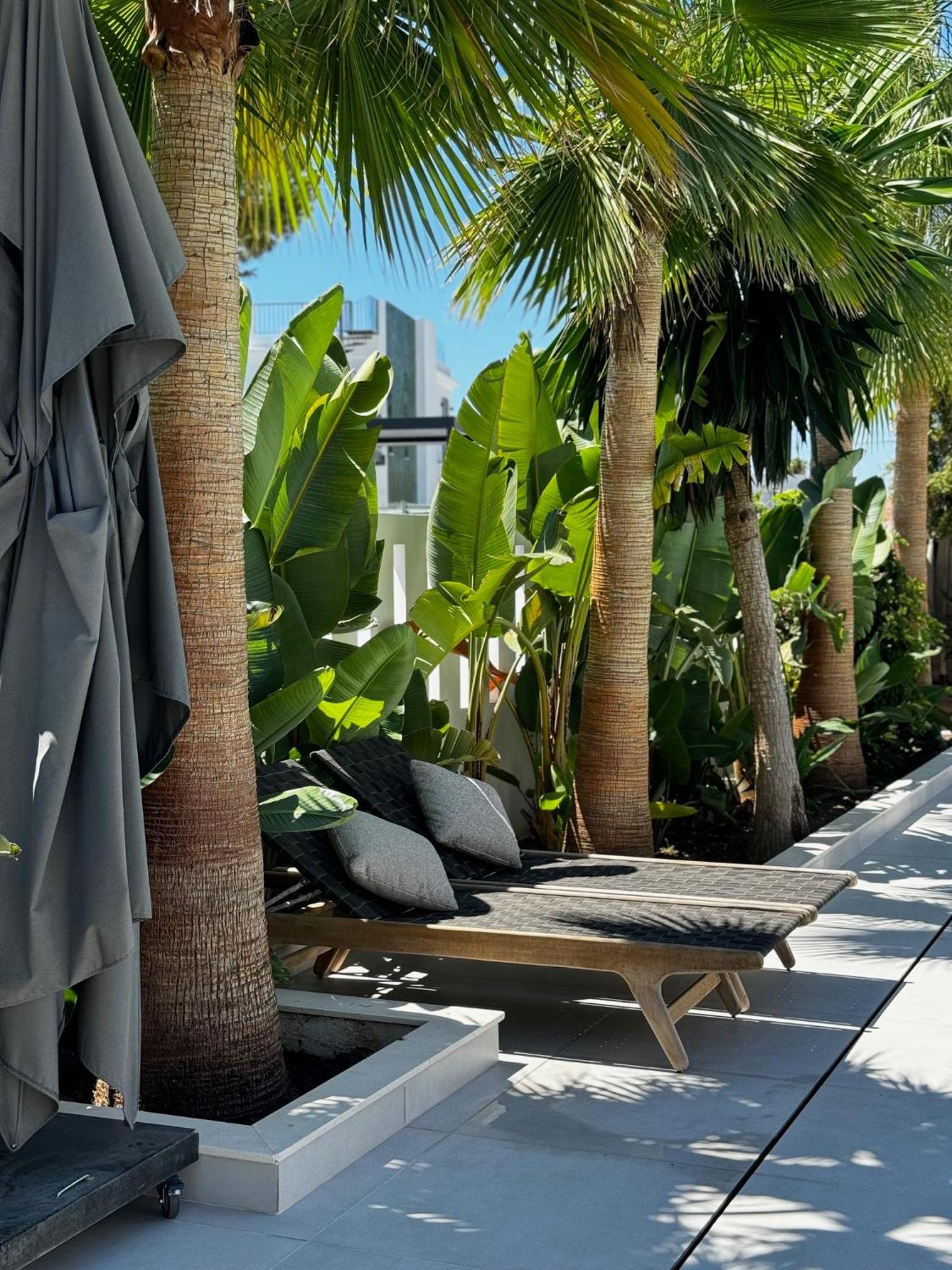 Marbella Bliss - Luxury 4-Bedroom Villa With Garden, Private Pool & Jacuzzi, Marbesa Near- 5 Min To The Cabopino Beach * Marbella