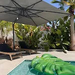 Marbella Bliss - Luxury 4-Bedroom Villa With Garden, Private Pool & Jacuzzi, Marbesa Near- 5 Min To The Cabopino Beach