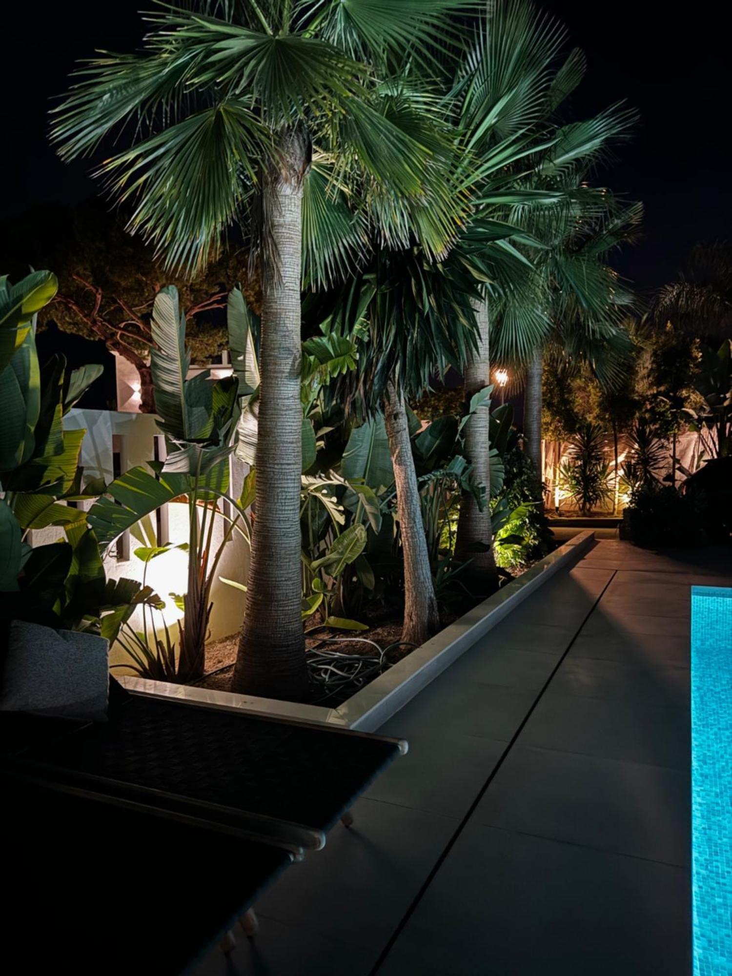 Villa Marbella Bliss - Luxury 4-Bedroom Villa With Garden, Private Pool & Jacuzzi, Marbesa Near- 5 Min To The Cabopino Beach