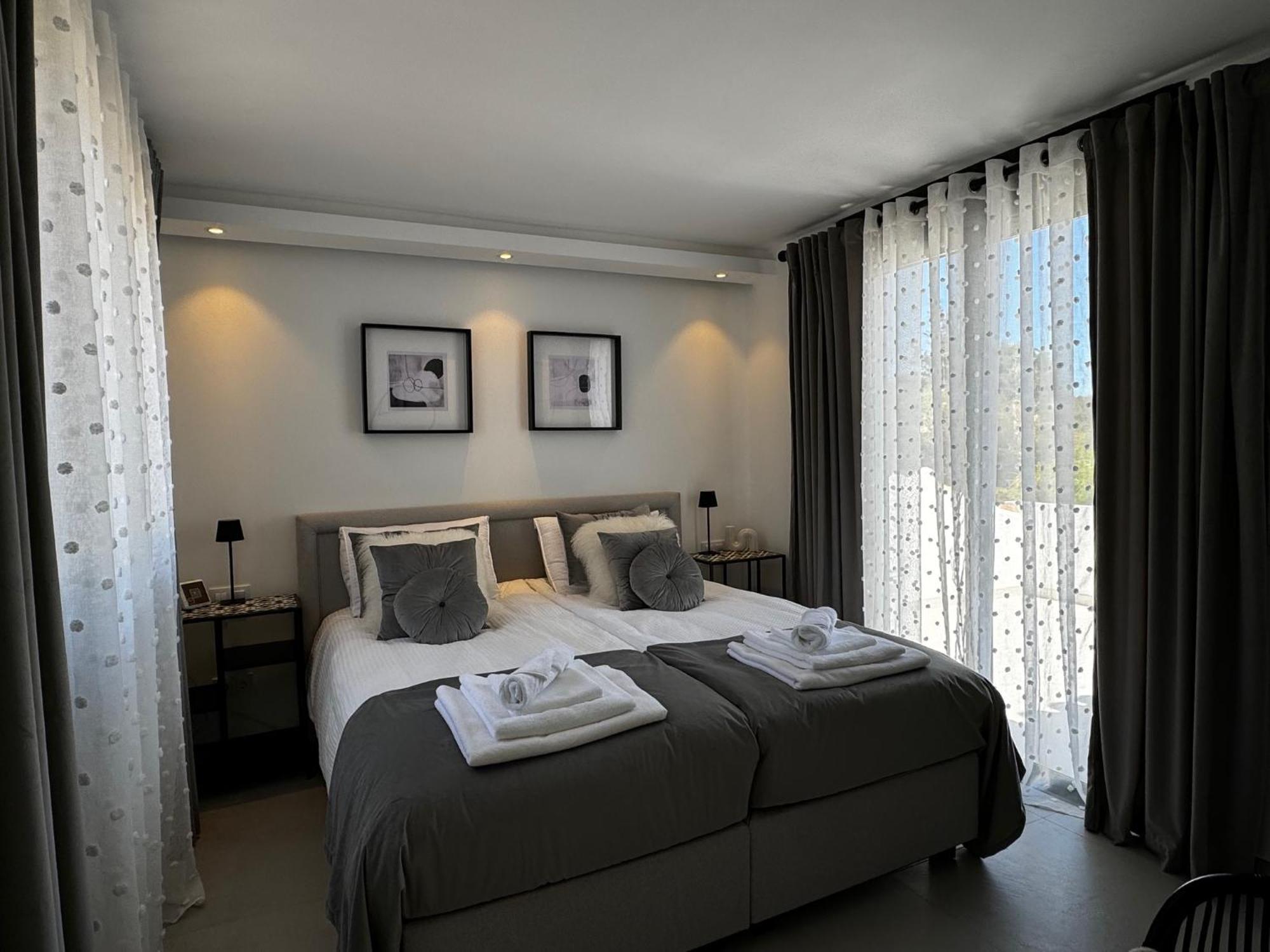 Marbella Bliss - Luxury 4-Bedroom Villa With Garden, Private Pool & Jacuzzi, Marbesa Near- 5 Min To The Cabopino Beach Villa Marbella