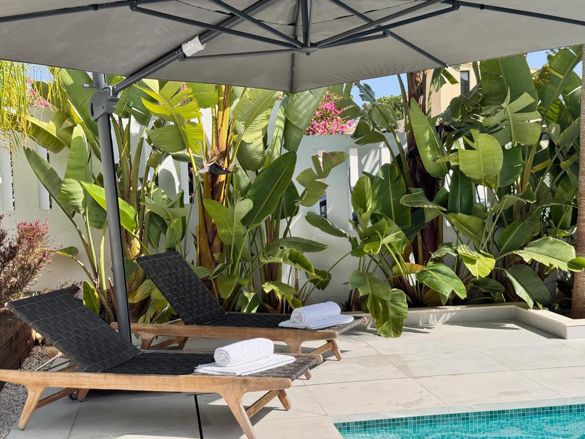 Marbella Bliss - Luxury 4-Bedroom Villa With Garden, Private Pool & Jacuzzi, Marbesa Near- 5 Min To The Cabopino Beach Villa *